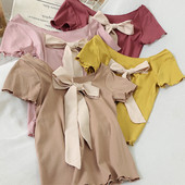 Moteriški laisvalaikio marškinėliai trumpomis rankovėmis ir kaspinu