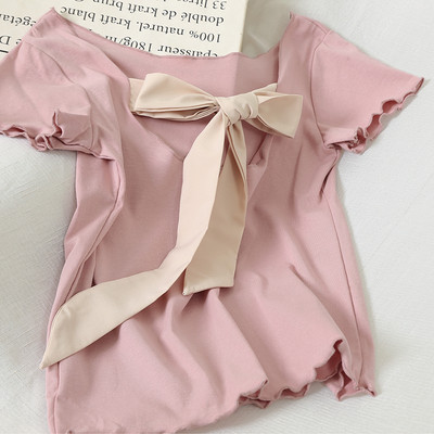 Moteriški laisvalaikio marškinėliai trumpomis rankovėmis ir kaspinu