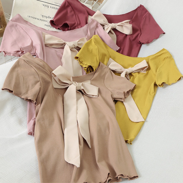 Moteriški laisvalaikio marškinėliai trumpomis rankovėmis ir kaspinu