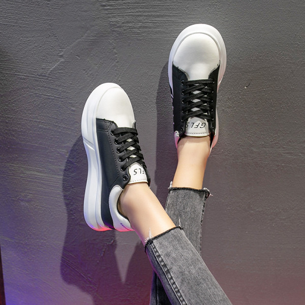 Ikdienas sieviešu kedas ar uzrakstu no eko ādas