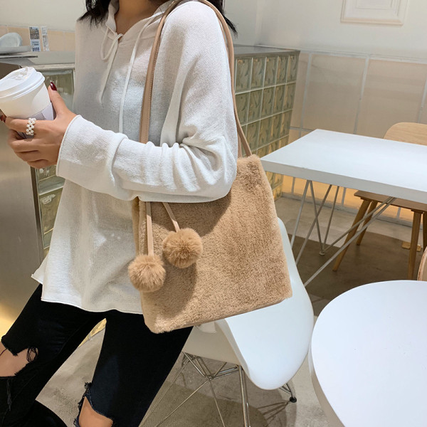 Geantă de puf pentru femei de zi cu zi cu accesoriu