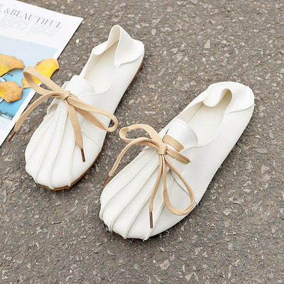 Ежедневни дамски кожени обувки с равна подметка и връзка