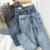 Paprasti moteriški ilgi džinsai aukštu juosmeniu ir kišenėmis