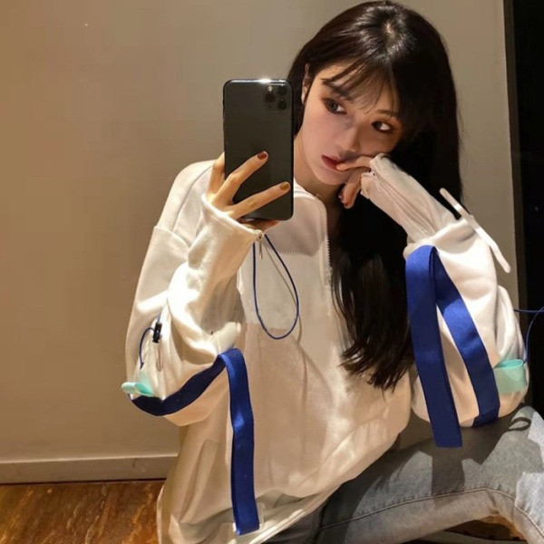 Modernūs moteriški megztiniai su užtrauktuku ir kaklaraiščiais