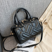 Sieviešu ādas soma ar rāvējslēdzēju un garu rokturi