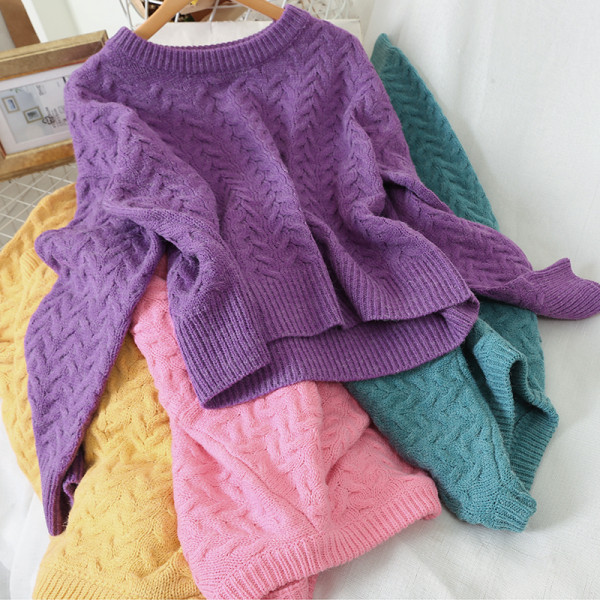 Pulover de dama tricotat cu maneci lungi si decolteu oval