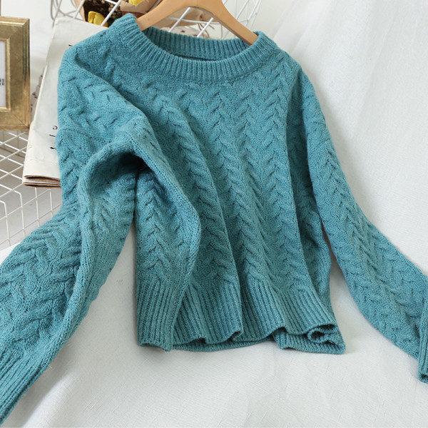 Pulover de dama tricotat cu maneci lungi si decolteu oval