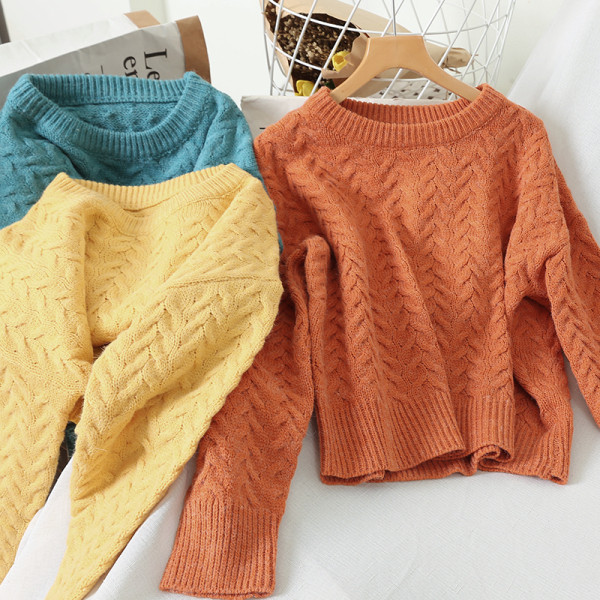 Pulover de dama tricotat cu maneci lungi si decolteu oval