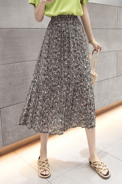 Új modell női szabású szoknya virágos motívumokkal