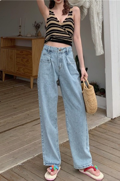 Plati sieviešu džinsi ar augstu vidukli un kabatām