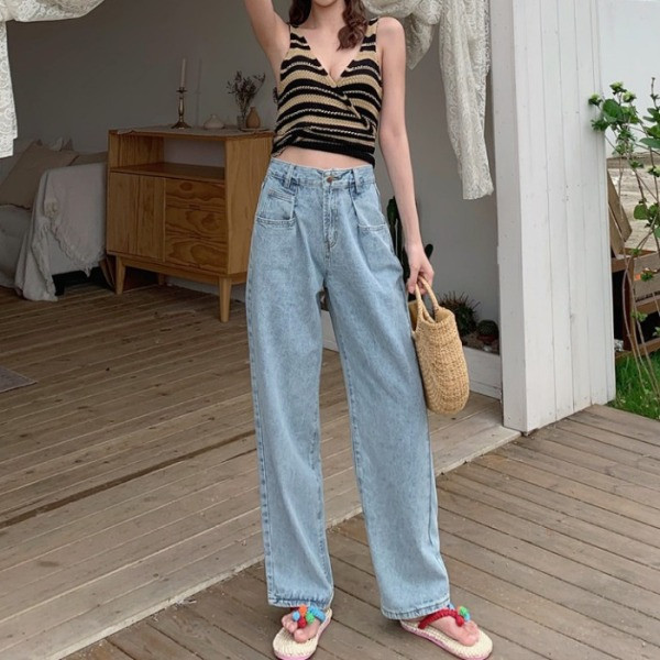 Plati sieviešu džinsi ar augstu vidukli un kabatām