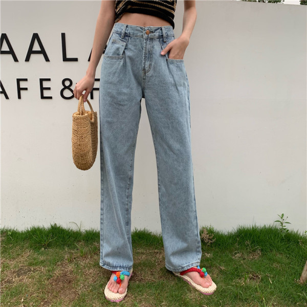 Plati sieviešu džinsi ar augstu vidukli un kabatām