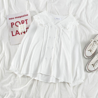 Sieviešu ikdienas plats krekls ar špica kakla izgriezumu, pogām un garām piedurknēm