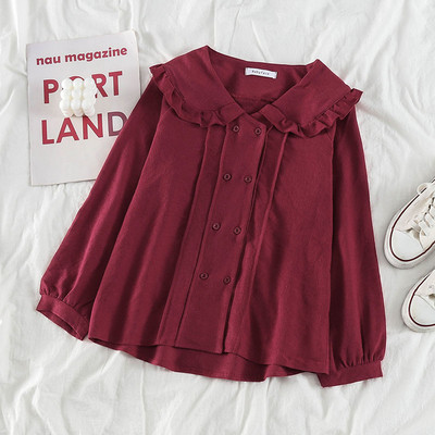 Sieviešu ikdienas plats krekls ar špica kakla izgriezumu, pogām un garām piedurknēm