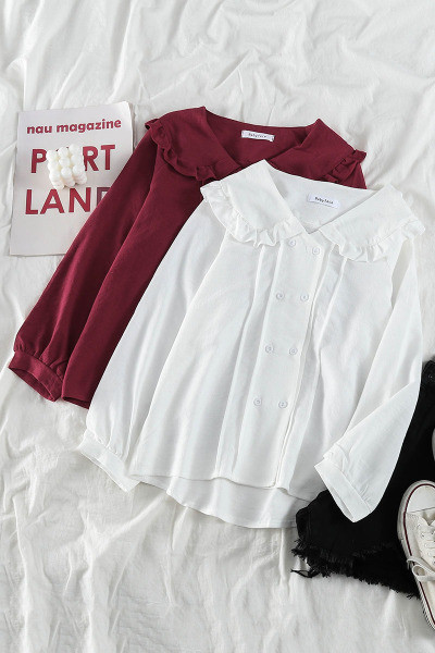 Sieviešu ikdienas plats krekls ar špica kakla izgriezumu, pogām un garām piedurknēm