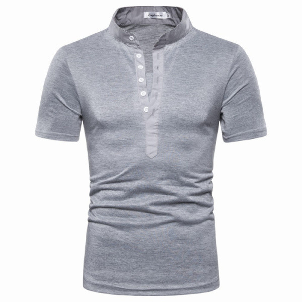 Alkalmi férfi póló magas gallérral és mély nyakkivágással