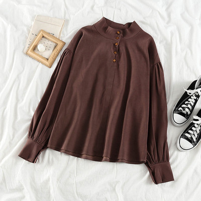 Női alkalmi ing magas gallérral és gombokkal