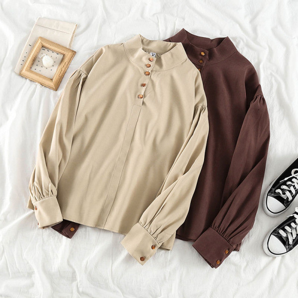 Női alkalmi ing magas gallérral és gombokkal