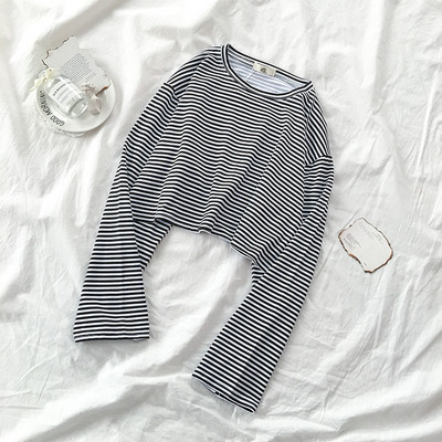 Bluză casual de damă în dungi, cu decolteu oval