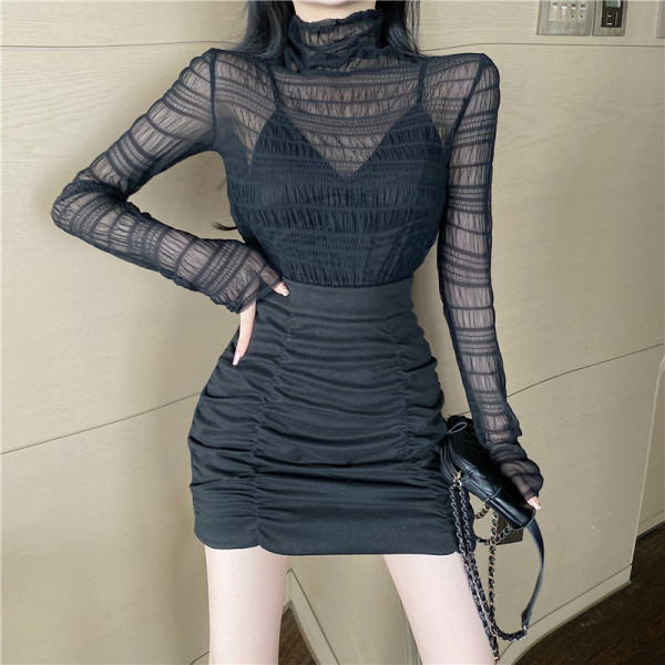 Плисирана дамска блуза с висока яка 