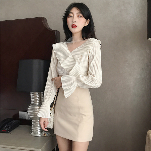 Bluză de damă elegantă cu tul