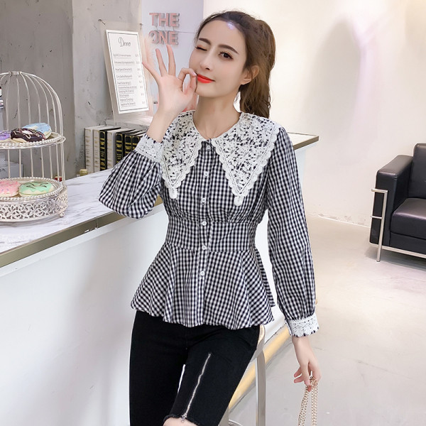 Rūtains sieviešu krekls ar apaļu kakla izgriezumu un pogām