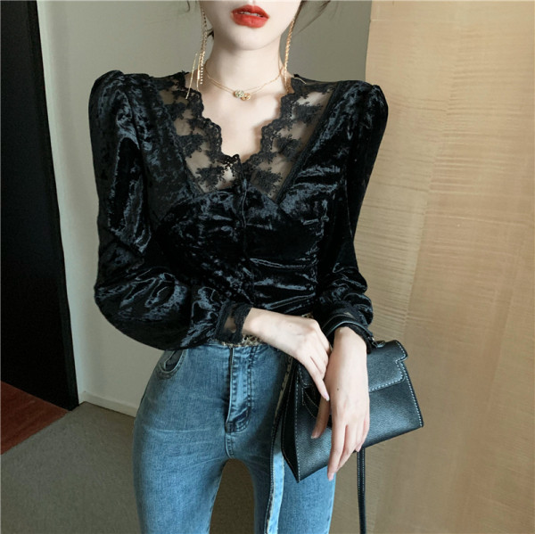 Liibuv naiste sametpluus pitsiga