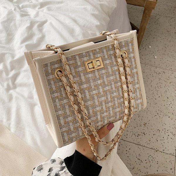 Ikdienas sieviešu soma ar metāla aizdari un rokturi