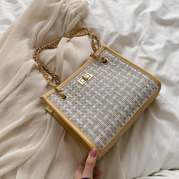 Ikdienas sieviešu soma ar metāla aizdari un rokturi