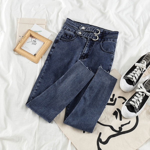 Női lezser hosszú farmernadrág zsebekkel és gombokkal