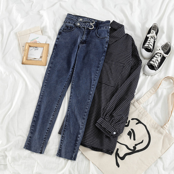 Női lezser hosszú farmernadrág zsebekkel és gombokkal