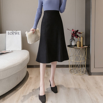 Garu sieviešu svārku piegriezuma modelis ar augstu vidukli