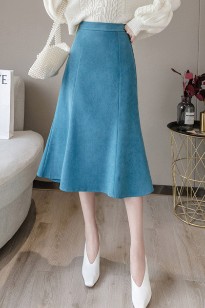 Garu sieviešu svārku piegriezuma modelis ar augstu vidukli