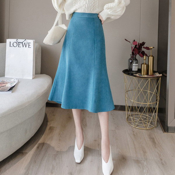 Garu sieviešu svārku piegriezuma modelis ar augstu vidukli