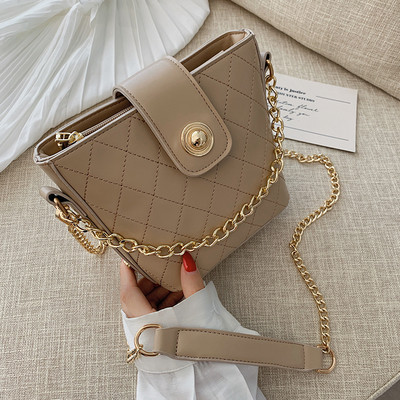 Geantă de damă elegantă, cu închizătoare și lanț metalic