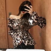 Mūsdienīgs sieviešu krekls ar leoparda apdruku un krītošām piedurknēm