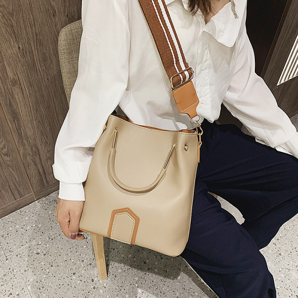 Ikdienas sieviešu soma no eko ādas ar garu tekstila rokturi