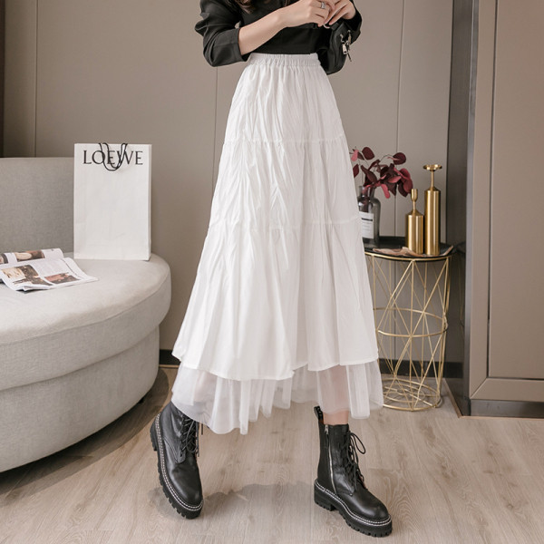 Mūsdienīgi sieviešu piegriezuma svārki ar tillu – augsta jostasvieta