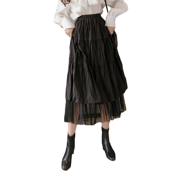 Mūsdienīgi sieviešu piegriezuma svārki ar tillu – augsta jostasvieta