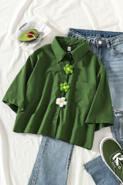 Ikdienas sieviešu īsā blūze ar 3D elementu un kabatu zaļā krāsā