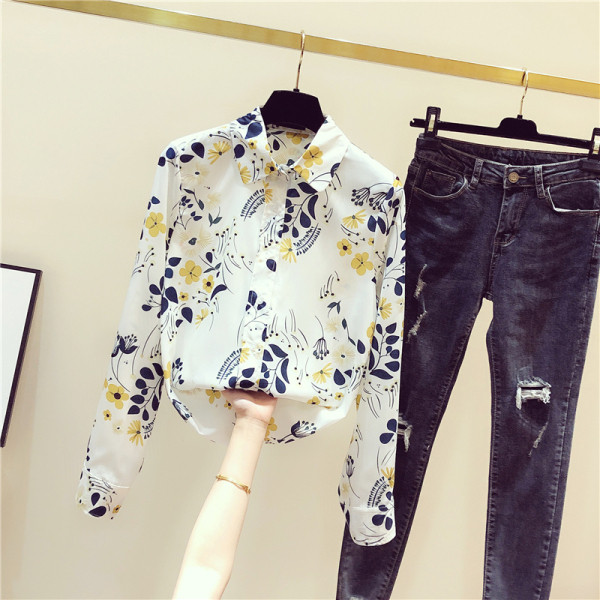 Ikdienas sieviešu krekls ar ziedu motīviem un klasisku apkakli