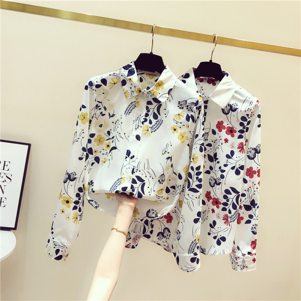 Ikdienas sieviešu krekls ar ziedu motīviem un klasisku apkakli