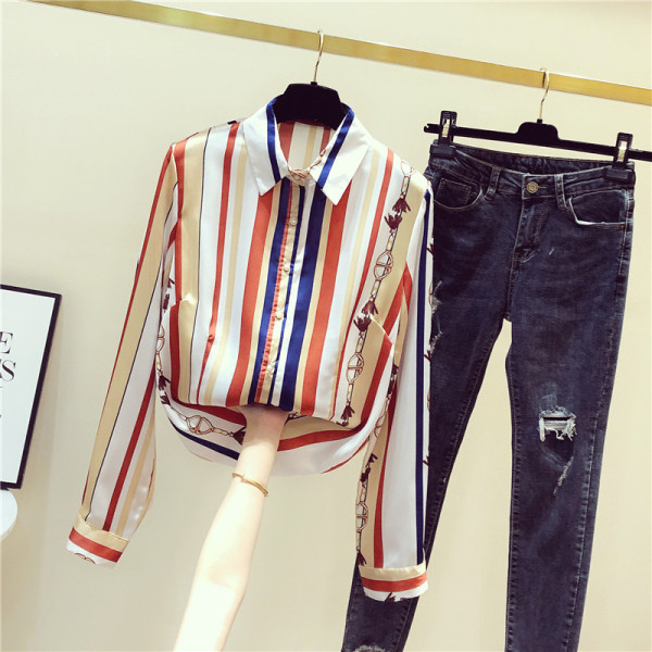 Раирана дамска риза с класическа яка -широк модел 