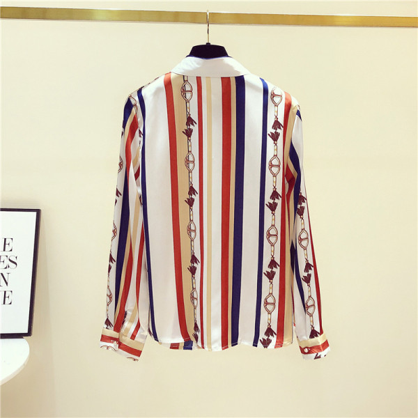 Раирана дамска риза с класическа яка -широк модел 