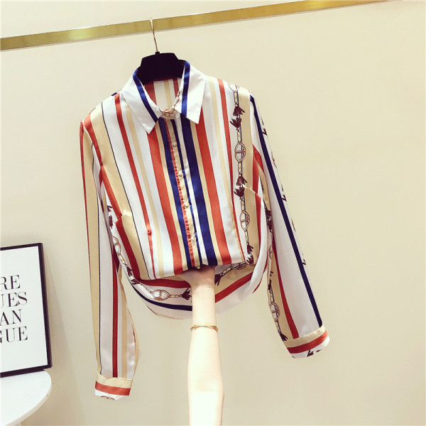 Раирана дамска риза с класическа яка -широк модел 