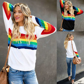 Paprastas moteriškos palaidinės modelis su raštu ir ilgomis rankovėmis