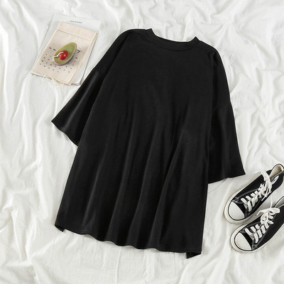 Sieviešu ikdienas blūze ar ovālu kakla izgriezumu un 3/4 platām piedurknēm