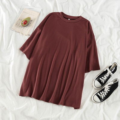 Sieviešu ikdienas blūze ar ovālu kakla izgriezumu un 3/4 platām piedurknēm