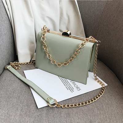 Stilīga sieviešu soma ar metāla aizdari un ķēdīti