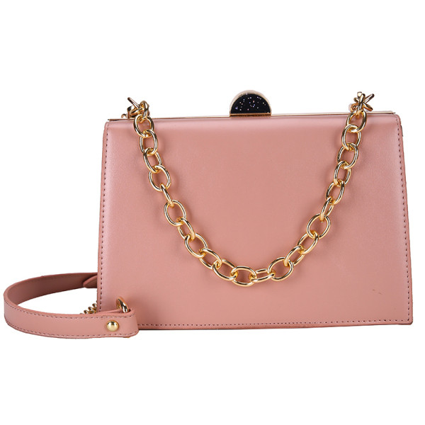 Stilīga sieviešu soma ar metāla aizdari un ķēdīti